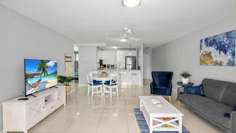 Water Views With A Splash Of Luxury - eAccommodation 3