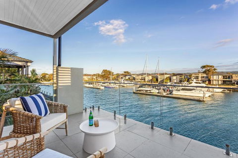 Waterfront Martha Cove Getaway 250m From Beach - eAccommodation 0