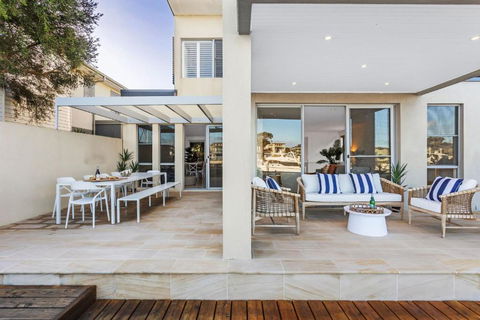 Waterfront Martha Cove Getaway 250m From Beach - eAccommodation 1