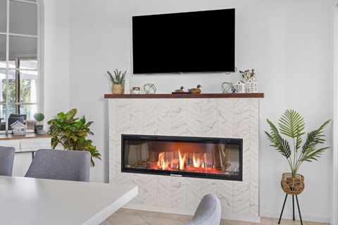 Waterfront Paradise Lodge Brightwaters - eAccommodation 3