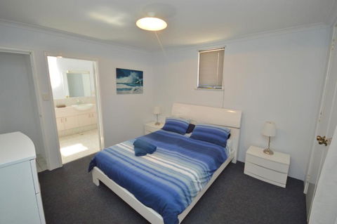 Waterfront Unit 3 - Kalbarri WA - eAccommodation 3