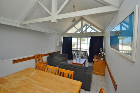 Waterfront Unit 3 - Kalbarri WA - eAccommodation 1