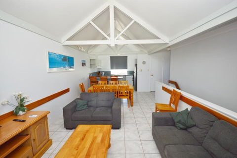 Waterfront Unit 3 - Kalbarri WA - eAccommodation 0
