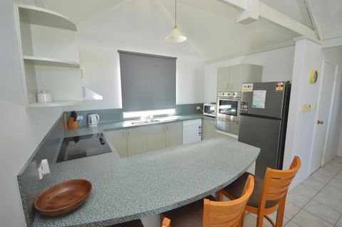 Waterfront Unit 3 - Kalbarri WA - eAccommodation 2