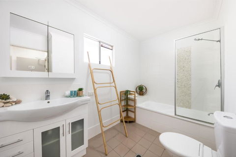 Waterlily - One Bedroom Apartment - eAccommodation 0