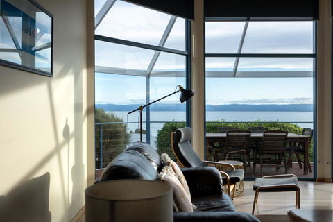 Waterline Holiday Home - eAccommodation 2