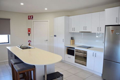 Watermark Apartment 1 - Bring Your Own Linen. - eAccommodation 1