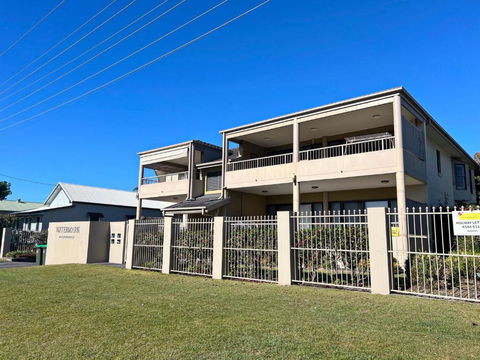 Watermark Apartment 2 - Bring Your Own Linen. - eAccommodation 0