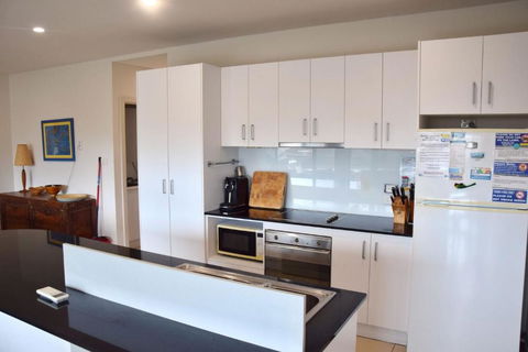 Watermark Apartment 2 - Bring Your Own Linen. - eAccommodation 2