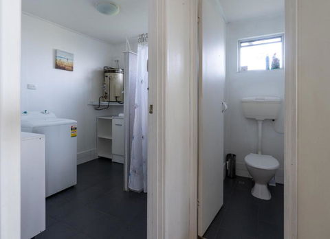 Watts Surf Shack In Gracetown - eAccommodation 3