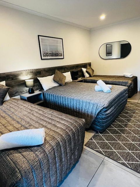Y Motels Gympie - eAccommodation 3