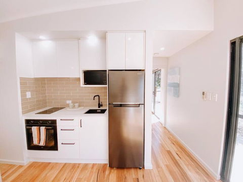 Wren Studio - Private One-Bedroom Studio Nestled In Bushland - eAccommodation 2