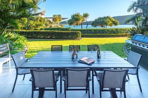 Yacht Club Villa 6 On Hamilton Island - Oceanviews, 2 X Buggies & Valet Service - eAccommodation 1