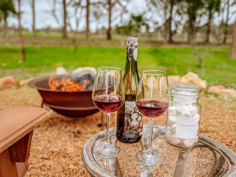 Welcome To Vineside - eAccommodation 2