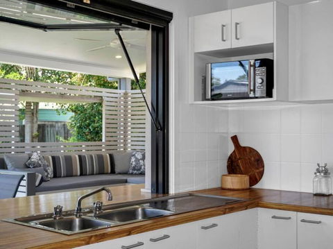 Welcome To The Crab Shack - eAccommodation 2