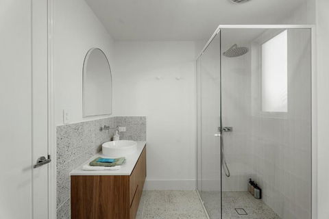 Well Furnished And In A Good Location - eAccommodation 2