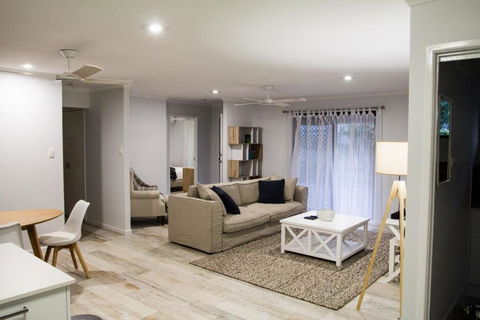 Wellington Parade 15a Shelly Beach Caloundra - eAccommodation 3