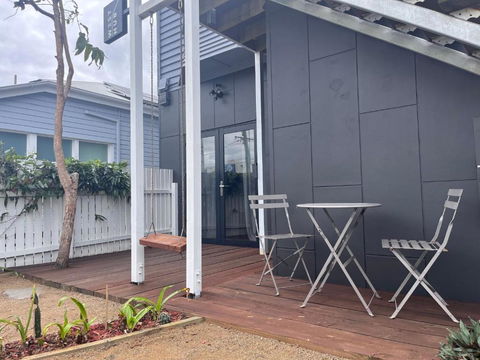 WEST HUB. Private Infrared Sauna Near City & Much More! New Purpose Built Loft Style! - eAccommodation 3