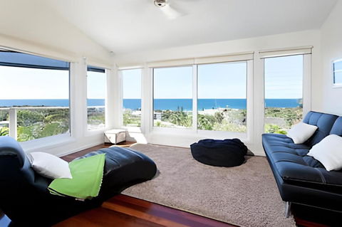 Whale Lookout - Fantastic Ocean Views - eAccommodation 1