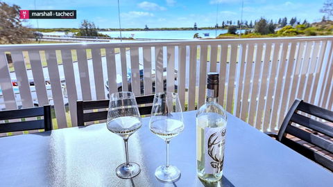 What A View Unit4 120 Lamont St Bermagui Holiday Unit - eAccommodation 0