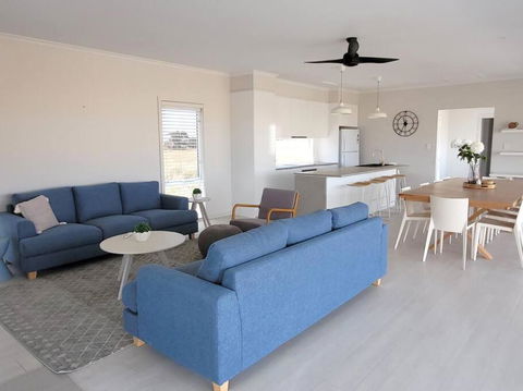 Whispering Winds - eAccommodation 0