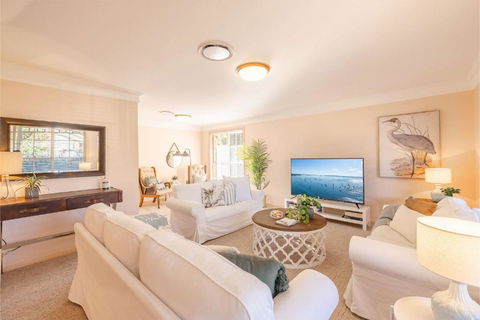 White Sands, 14 Whitesands Road - Pet Friendly & Air Con - eAccommodation 1