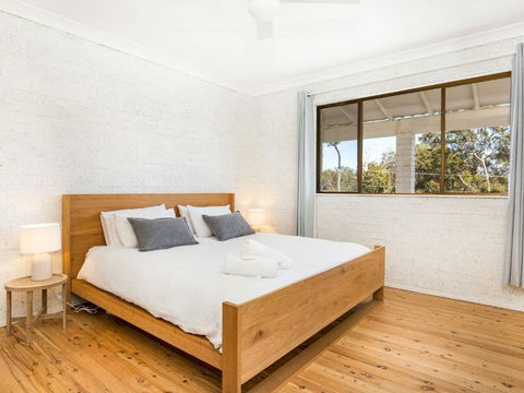 Whitewash I Pet Friendly I 5 Mins Walk To Beach - eAccommodation 3