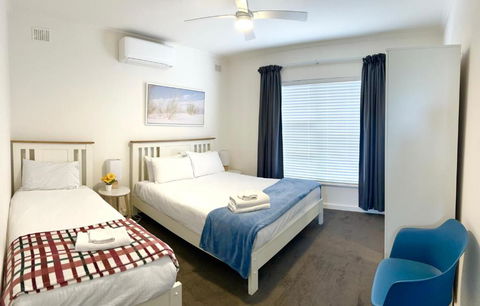 Wifi, 2 Air-cons, Campbelltown Courtyard West - eAccommodation 2