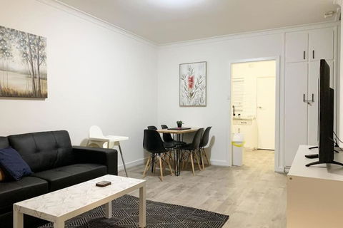 Wifi, 2 Air-cons, Campbelltown Courtyard West - eAccommodation 3