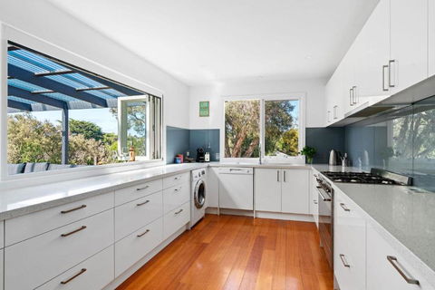 Winton - Sorrento Seaside Living - eAccommodation 3