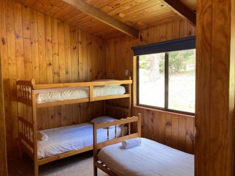 Woodbine Park Eco Cabin 02 - eAccommodation 2