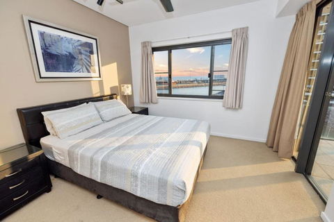 Woodys At The Waterfront - eAccommodation 0