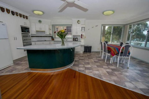Woodys Place 87a Soldiers Point Rd Fantastic Duplex On The Waterfront - eAccommodation 3