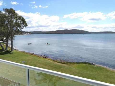 Woodys Place 87a Soldiers Point Rd Fantastic Duplex On The Waterfront - eAccommodation 2