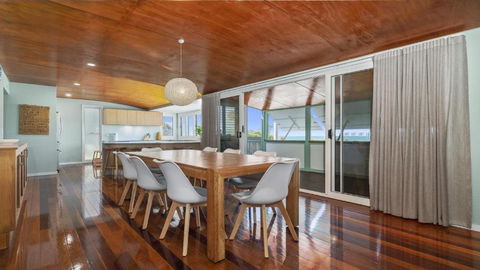 Woorim Beach House With Water Views - eAccommodation 3