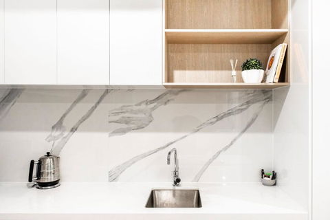 Workers Retreat Across From Essendon Station - eAccommodation 2