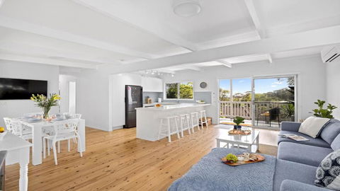 Wreck Beach Retreat - 3 Flannel Flower Fairway - Close To The Waters Edge - eAccommodation 3