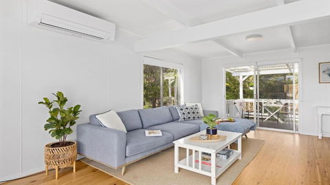 Wreck Beach Retreat - 3 Flannel Flower Fairway - Close To The Waters Edge - eAccommodation 0