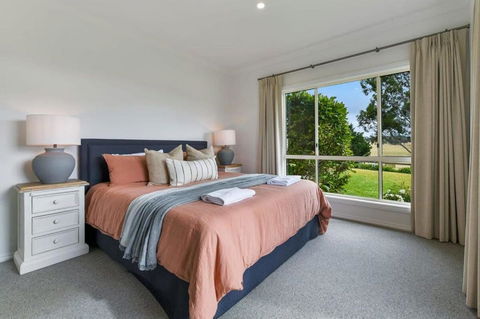 Wren Hill Dreamy Home With Spectacular Views - eAccommodation 2