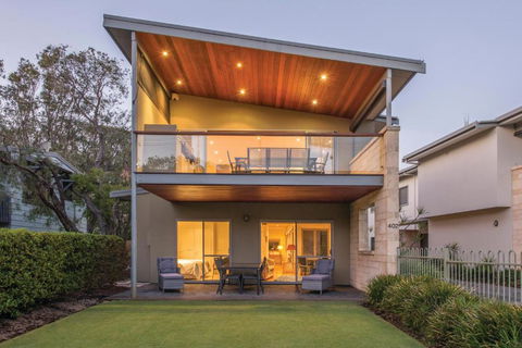 XYZ Holiday Home - eAccommodation 1