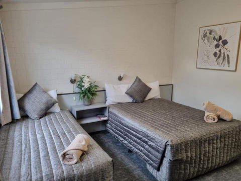 Y Motels Yarraman - eAccommodation 0