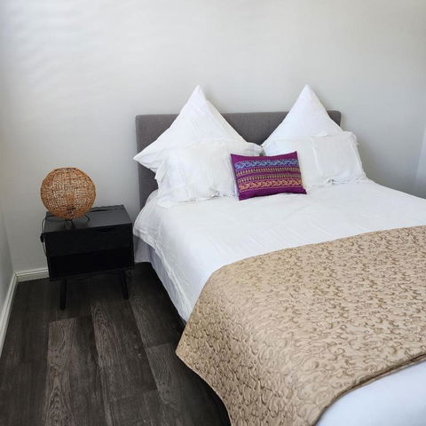 Rooms At Gables In A Modern Home - eAccommodation 1