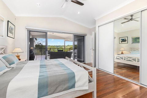 AVALON 5 STAR LUX 4 Bedroom Home Kingfisher Bay Fraser Island 8 GUEST - eAccommodation 4