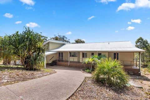 AVALON 5 STAR LUX 4 Bedroom Home Kingfisher Bay Fraser Island 8 GUEST - eAccommodation 2
