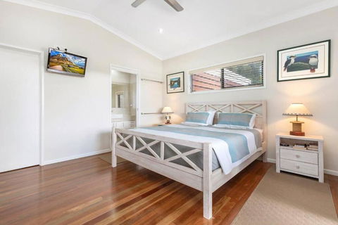 AVALON 5 STAR LUX 4 Bedroom Home Kingfisher Bay Fraser Island 8 GUEST - eAccommodation 3