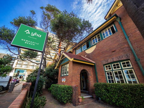 YHA Newcastle Beach - eAccommodation 0
