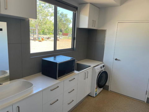 Rural Tranquility - Close To Town - eAccommodation 3