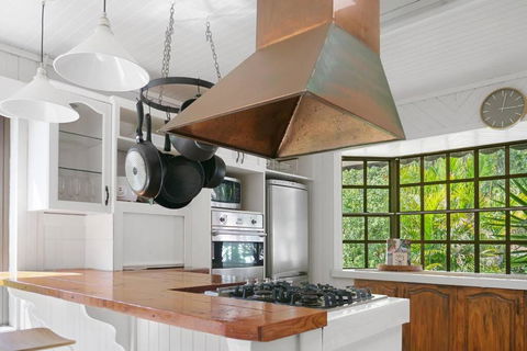 Waterfront Cottage Haven Near Shellharbour Beach - eAccommodation 1