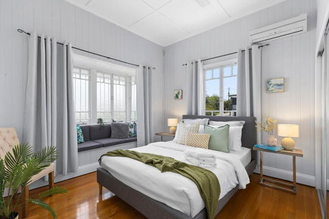 Wow Bridge Views Near CBD Quiet Bus Train - eAccommodation 1