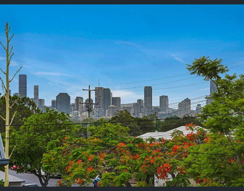 Wow Bridge Views Near CBD Quiet Bus Train - eAccommodation 0